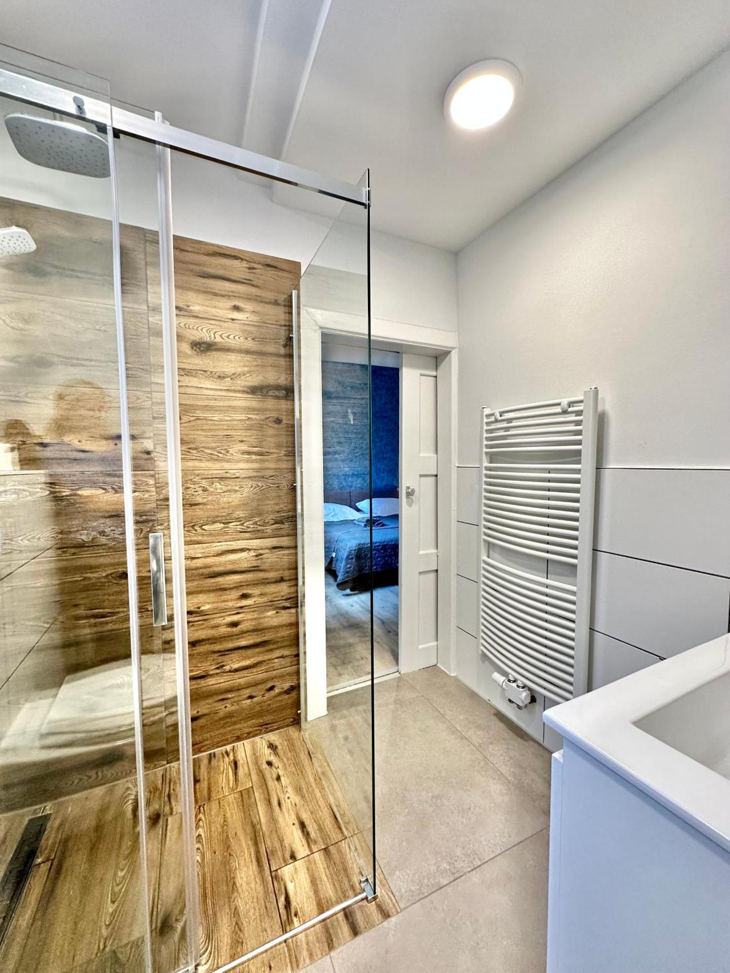 Erholsame City-erdgeschosswohnung Mit Veranda, Grill Und Parkplatz D46eg Apartment *